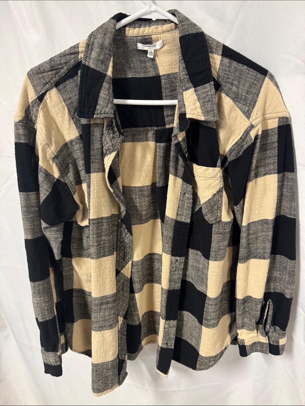 Maurice’s Black & Cream Plaid Button-Up Shirt